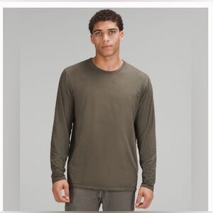 Men's Lululemon The Fundamental Long sleeve size medium